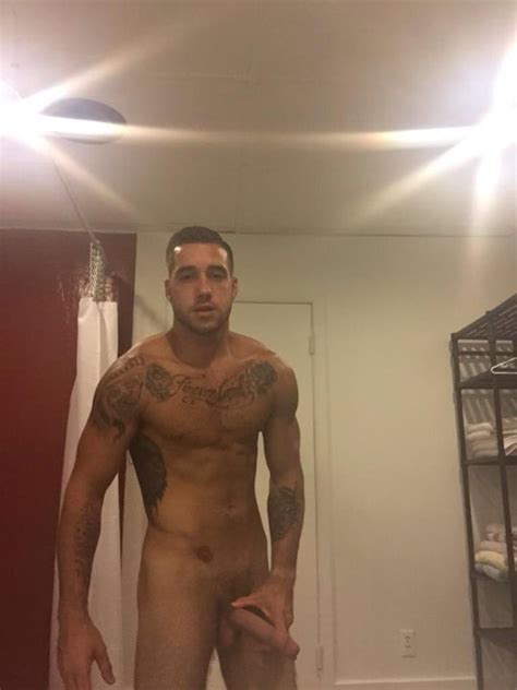 str8 lockers showers sportsman wrestlers soccer bulge public 380 pics