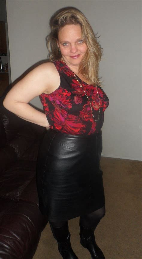 sexy blonde cougar in a leather skirt 208 000 views leather girl jasmine1 flickr
