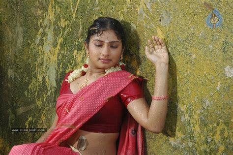 konjum mainakkale tamil movie spicy stills photo 25 of 45