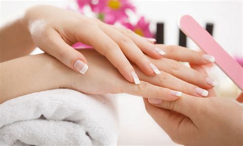 services nail salon  luxor nails  spa kentucky