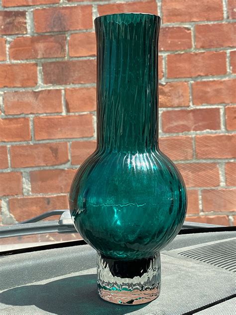 Green Bulbous Bottom Vase