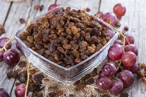 raisins   seedless grapes
