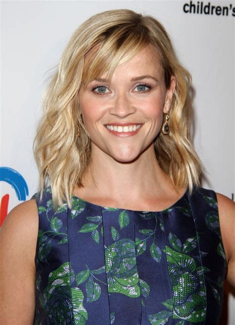 reese witherspoon weight height measurements bra size