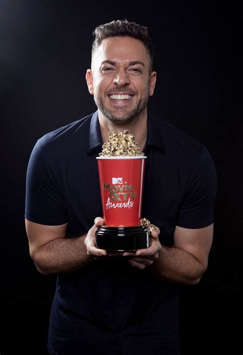 Zachary Levi S Nerves Growing Before Mtv Movie And Tv Awards