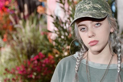 billie eilish loses  instagram followers   part  viral challenge