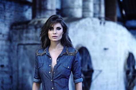 brazilian model julia pereira photoshoot for trama jeans