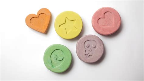 scientists say mdma could be used to treat ptsd symptoms teen vogue