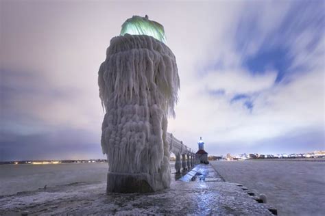 photographer shares stunning images   saint joseph lighthouse