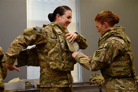 Raider Women Among First In Army To Get New Tactical Vests Article
