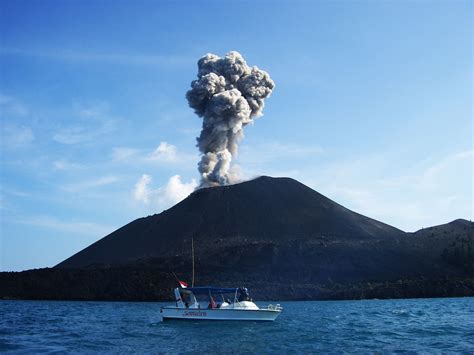 eruption  anak krakatoa  magregredeviantartcom  atdeviantart mount rainier mount everest