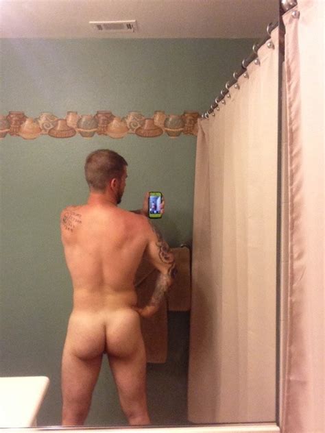 handsome man taking hot mirror selfies nude amateur guys