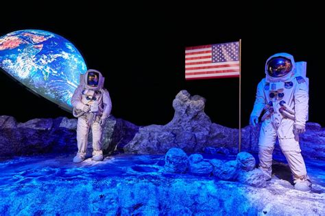 space adventure boston exhibit  immersive experience