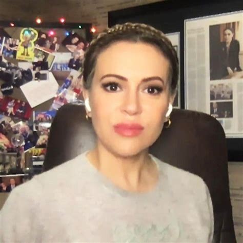 alyssa milano exclusive interviews pictures and more entertainment