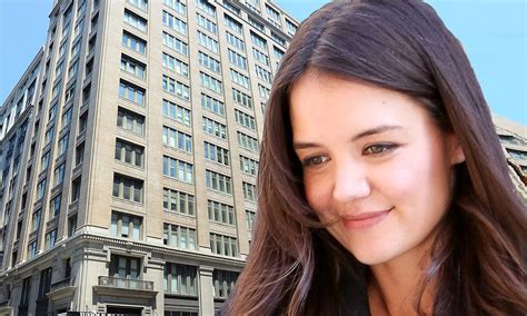 a new home for suri and me katie holmes begins search for the perfect new york pad as she