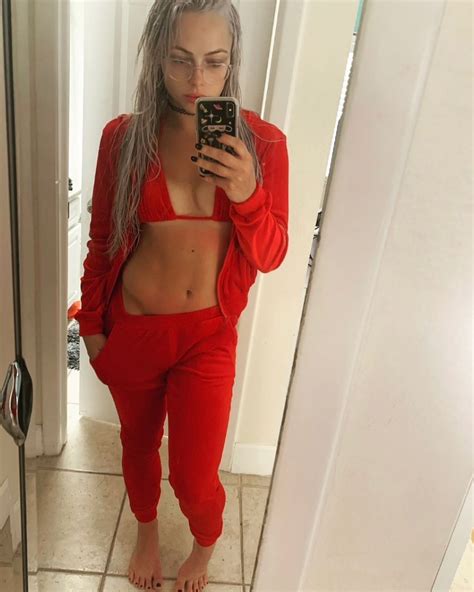 Wwe Star Liv Morgan Stuns Fans In Red Bra Selfie After Expressing