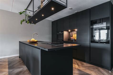 mat zwarte keuken binnenkijken smartdesign keukenstudio