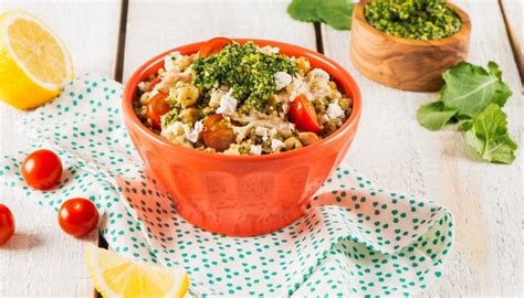 bol de quinoa avec pesto au chou frise mouvement jaime les fruits  legumes