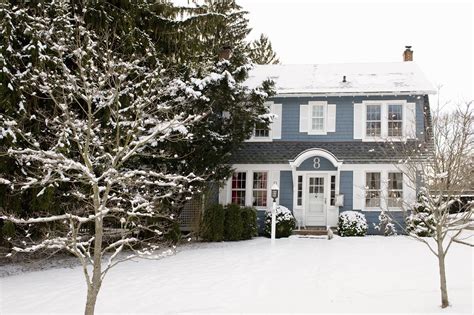 reasons  buy  house   winter