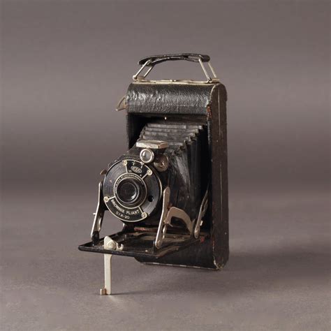 appareil photo ancien kodak brownie pliant   atypiczonecom