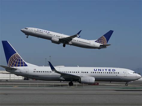 united airlines  buying   planes   massive bet   future  travel wjct news