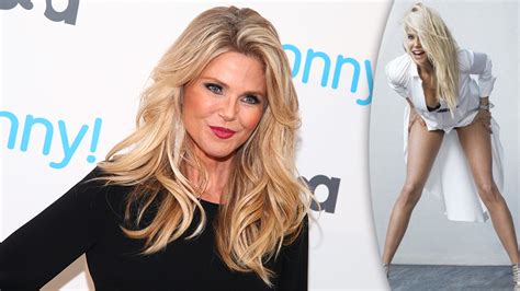 62 Year Old Christie Brinkley Looks Half Her Age In New Pics