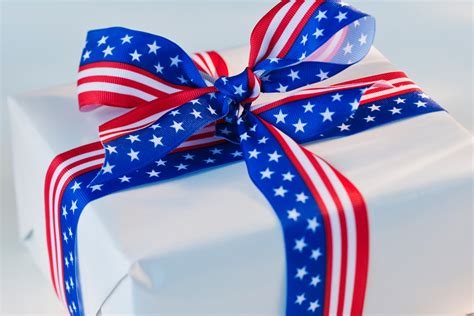 cool american  gifts  giveand getthis holiday