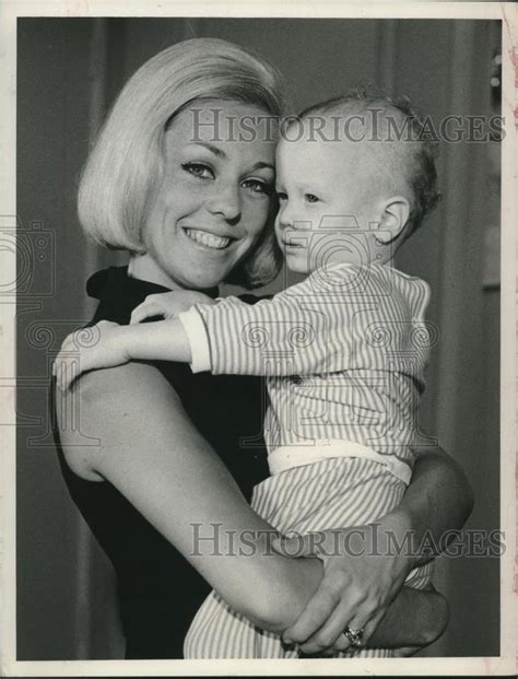 1969 Press Photo Tina Cole With Todd Triplet From My Three Sons