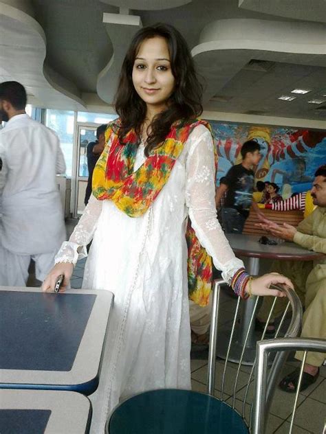 beautiful hot cute pakistani local beauty teen girls personal photos album fun maza new