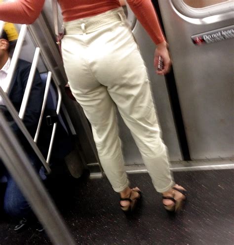 Braless Hottie On The Nyc Subway Voyeur 19 Pics Xhamster