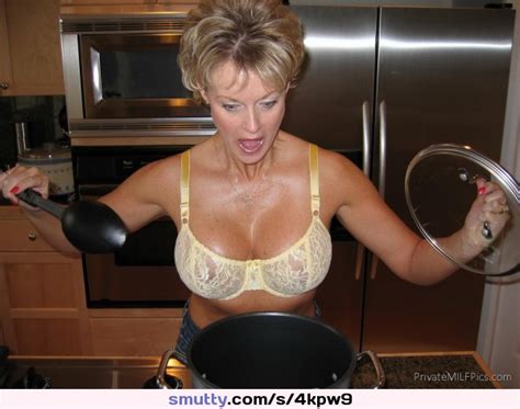 mature housewife cleavage