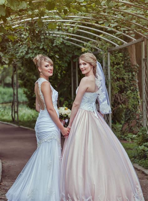 these two female cosplayers got married and their wedding looked like a