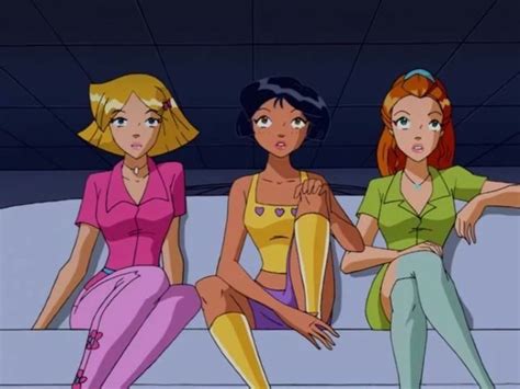 bee ♡ on twitter obsessed with the fashion on totally spies… foto