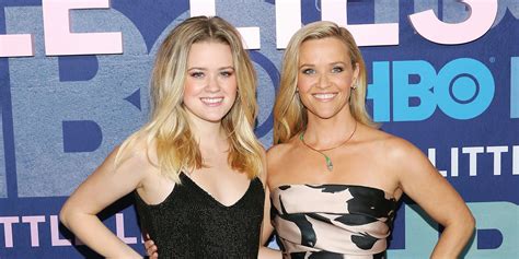 reese witherspoon and daughter look like twins — she cried when ava left