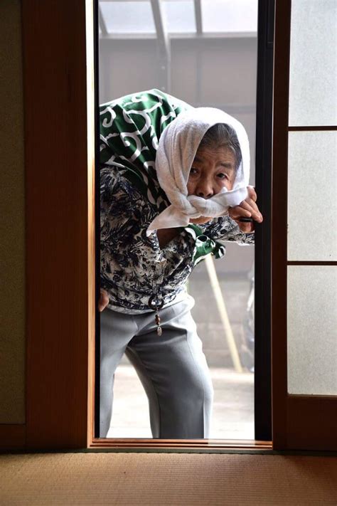 89 year old japanese grandma kimiko nishimoto is the new queen of epic selfies and the internet