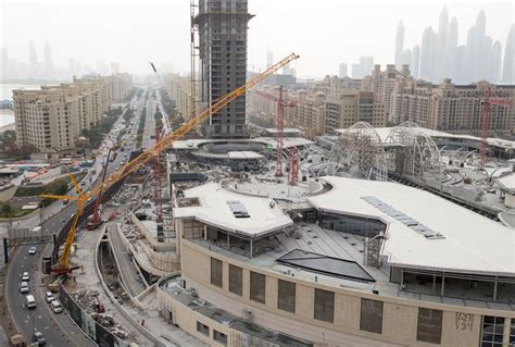 nakheel mall   complete  retailers move  arabianbusiness