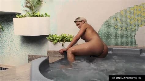horny tranny pamela lenvisk masturbates her big cock in a whirl pool