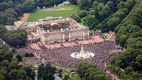 britisches koenigshaus residenzen der windsors adel geschichte