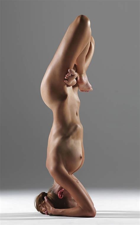 Naked Yoga 16 Pics Xhamster