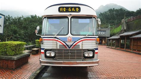 bus front view