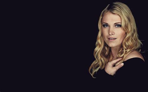 eliza taylor wallpapers hd images and pictures high quality