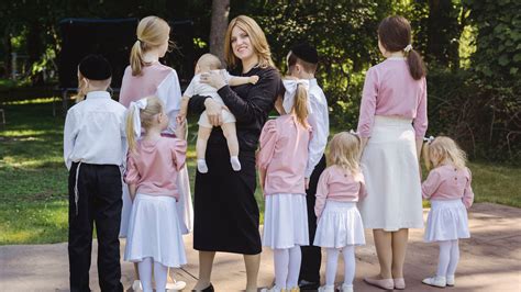 mother of 10 becomes one of few hasidic female doctors the new york times