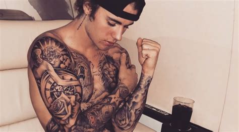 Justin Bieber Corpo Rovinato Dai Tatuaggi La Foto