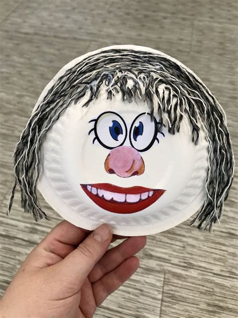 paper plate face selfies rosto facas