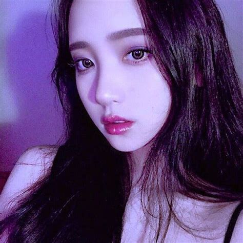 not really an asian fan but she s kinda unique and cute beleza asiática garotas e menina coreana