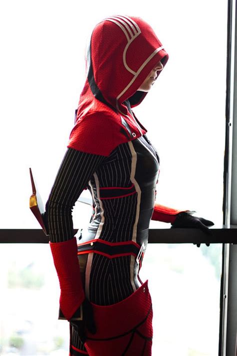 Cosplay Kasumi From Mass Effect Thieves Me With A Body