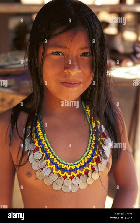 panama chagres national park embera indianer mädchen porträt kein