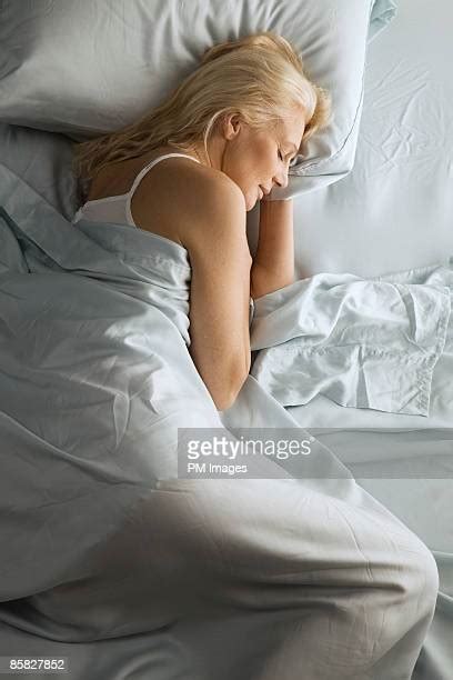 Mature Woman Bed Sleep ストックフォトと画像 Getty Images