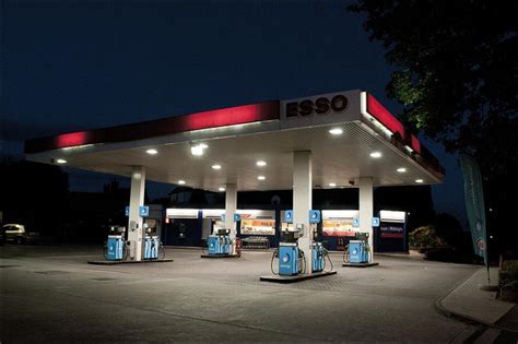 french fuel shortage strikes  petrol stations  visordown