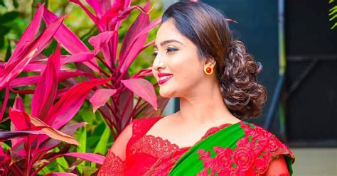 Miss Srilanka Vinu Udani Siriwardana Latest Saree