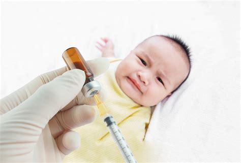 jangan panik atasi bengkak bekas suntikan imunisasi dpt bayi